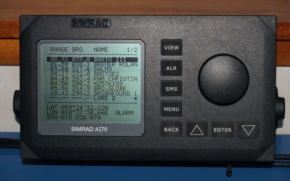 AIS-display ombord med lista över fartyg i närheten